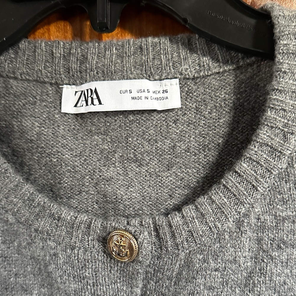 Zara Gray Sleeveless Cardigan - Picture 3 of 5